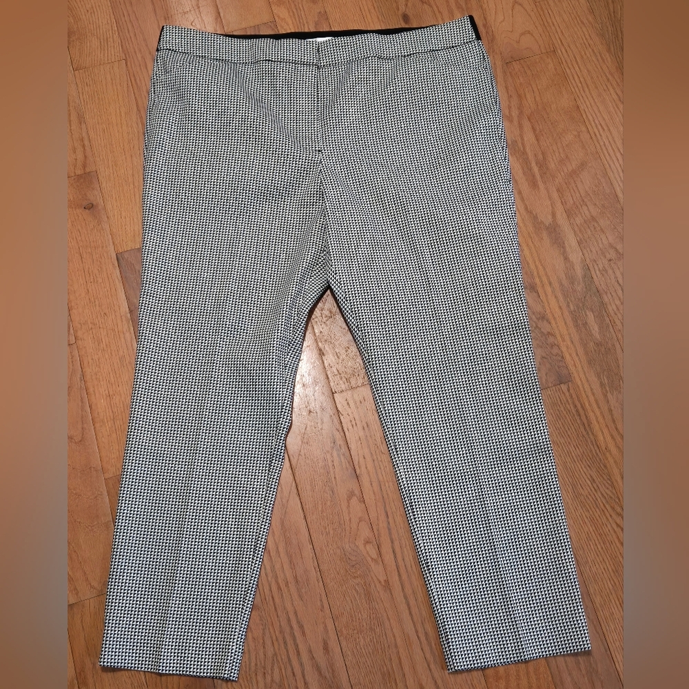 Liz Claiborne "Emma" Black and White Checkered Trousers